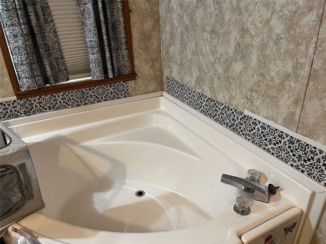 21427 PHELPS Road, Meadville, PA 16335