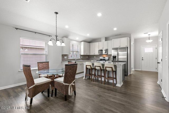 7019 EMSLEY Circle, Jacksonville, FL 32258