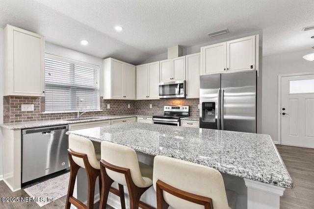 7019 EMSLEY Circle, Jacksonville, FL 32258