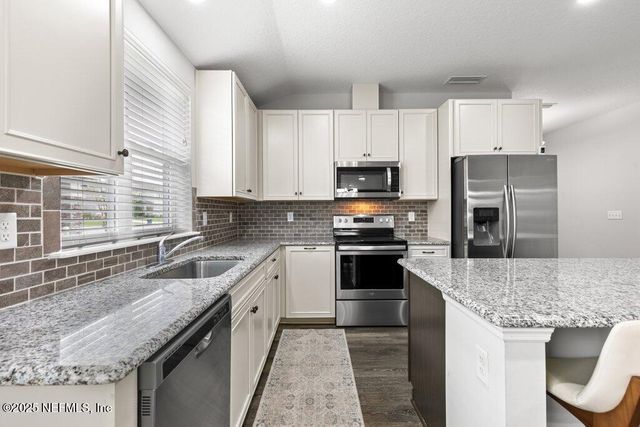 7019 EMSLEY Circle, Jacksonville, FL 32258