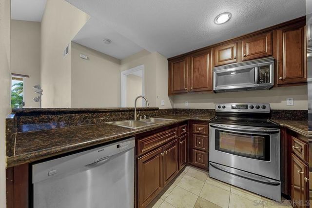 3935 Nobel, San Diego, CA 92122