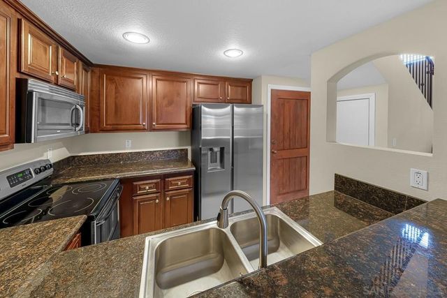 3935 Nobel, San Diego, CA 92122