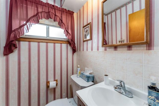 30507 Moulin Ave Avenue, Warren, MI 48088