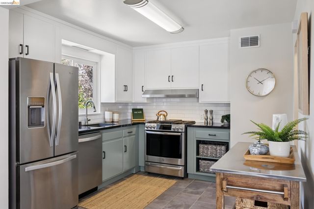 967 Yuba St, Richmond, CA 94805