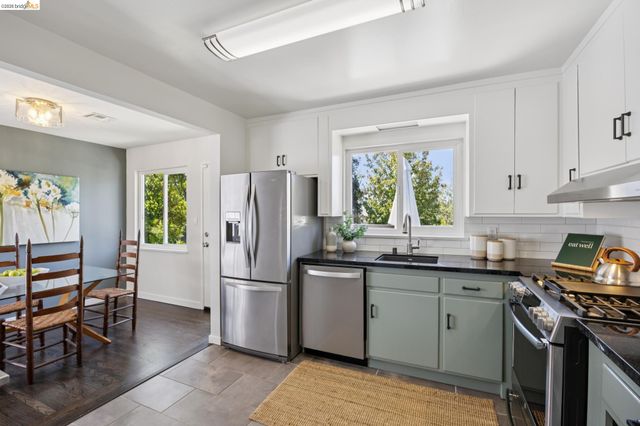 967 Yuba St, Richmond, CA 94805