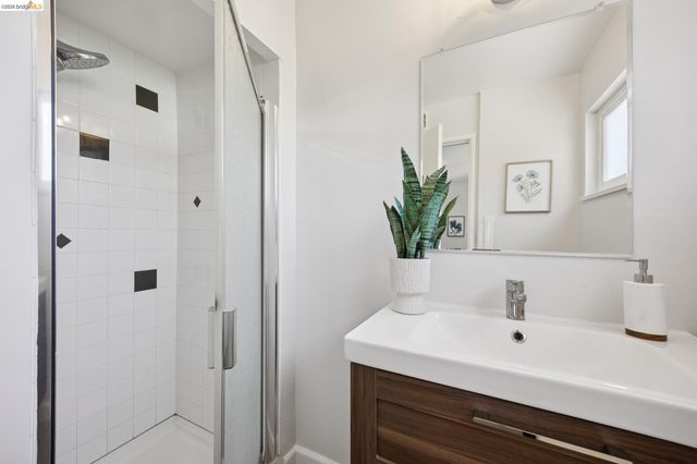 967 Yuba St, Richmond, CA 94805