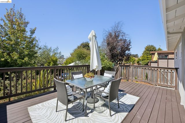 967 Yuba St, Richmond, CA 94805