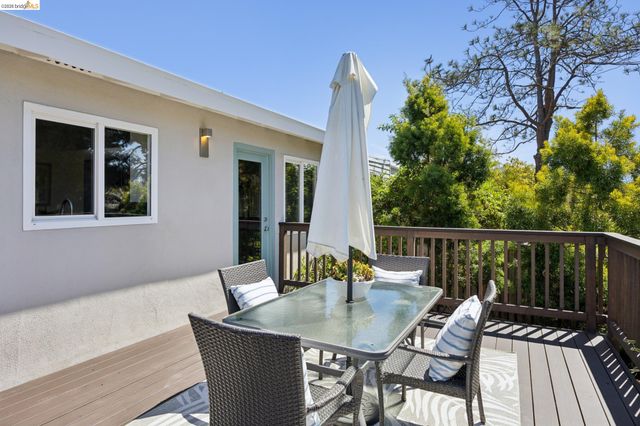 967 Yuba St, Richmond, CA 94805