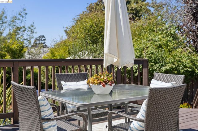967 Yuba St, Richmond, CA 94805