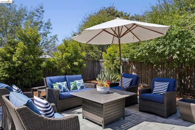 967 Yuba St, Richmond, CA 94805