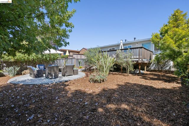 967 Yuba St, Richmond, CA 94805