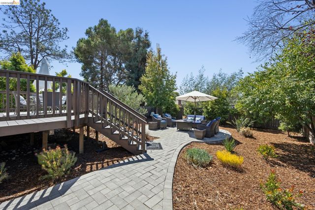 967 Yuba St, Richmond, CA 94805