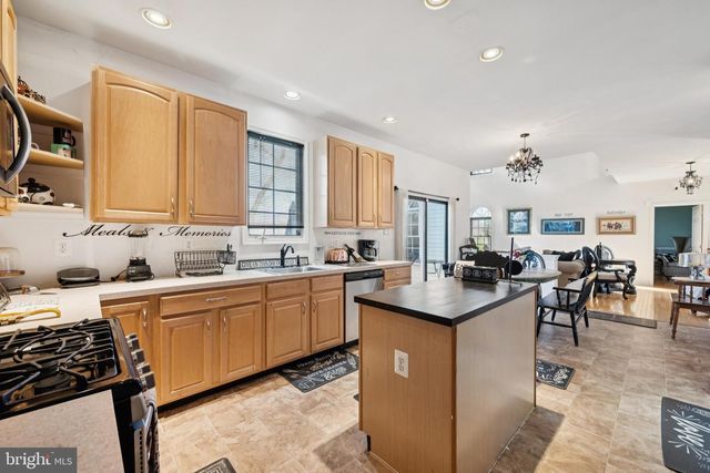22 GREENBRIER, Westampton, NJ 08060