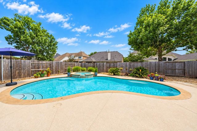 8815 Wenona Walk, Missouri City, TX 77459