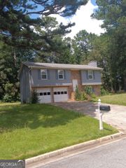 4616 Hamlet Walk SE, Conyers, GA 30094