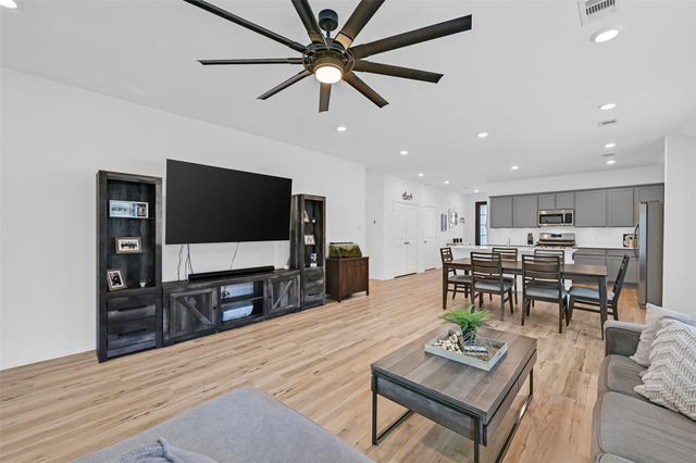 9623 Sterling Arbor Drive, Baytown, TX 77521