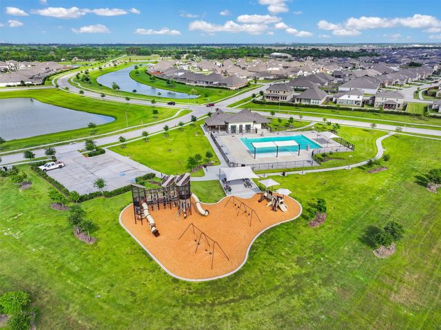 9623 Sterling Arbor Drive, Baytown, TX 77521