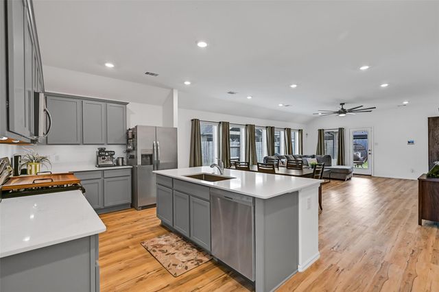 9623 Sterling Arbor Drive, Baytown, TX 77521