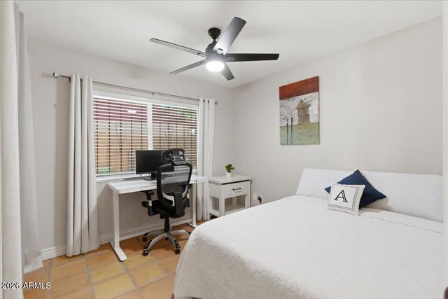 2424 W REDFIELD Road, Phoenix, AZ 85023