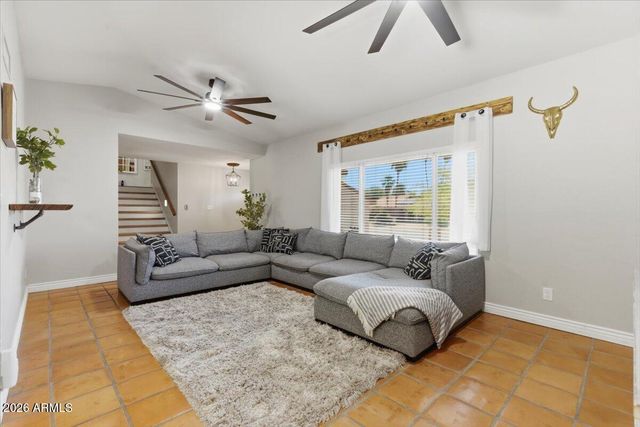 2424 W REDFIELD Road, Phoenix, AZ 85023