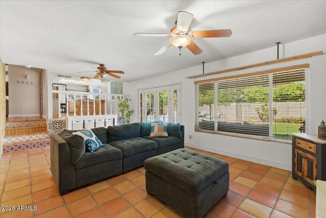 2424 W REDFIELD Road, Phoenix, AZ 85023