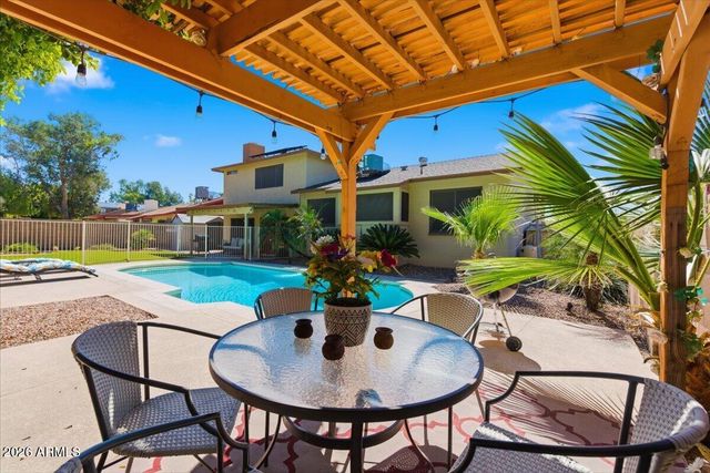 2424 W REDFIELD Road, Phoenix, AZ 85023