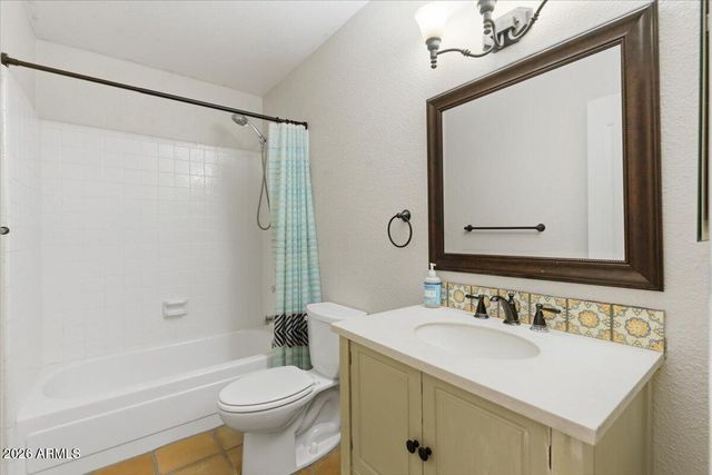 2424 W REDFIELD Road, Phoenix, AZ 85023