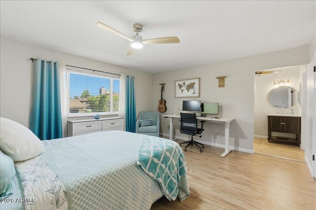 2424 W REDFIELD Road, Phoenix, AZ 85023