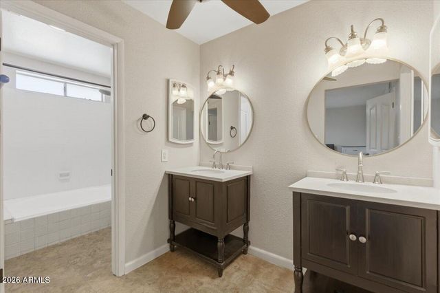 2424 W REDFIELD Road, Phoenix, AZ 85023