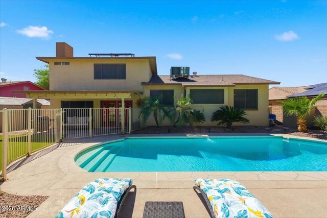 2424 W REDFIELD Road, Phoenix, AZ 85023