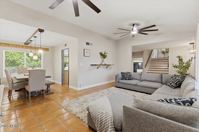 2424 W REDFIELD Road, Phoenix, AZ 85023