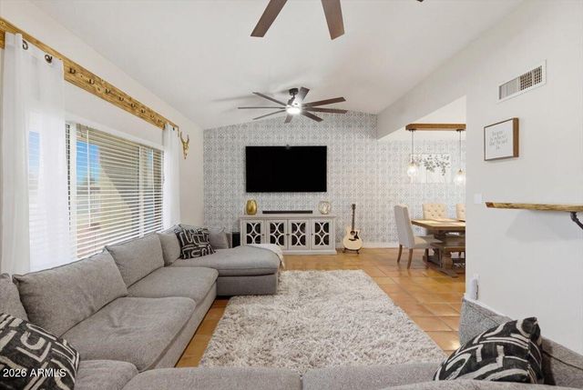 2424 W REDFIELD Road, Phoenix, AZ 85023