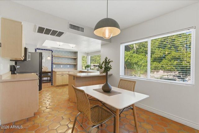 2424 W REDFIELD Road, Phoenix, AZ 85023