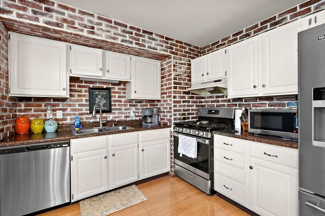 403 Sherman Drive, Valparaiso, IN 46385