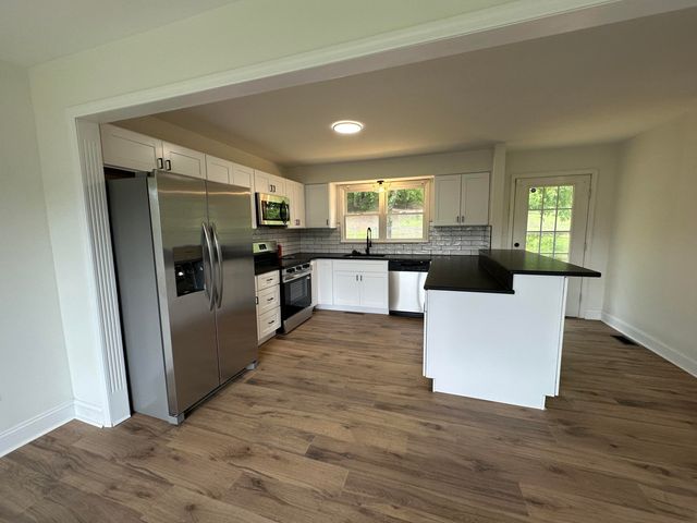626 E Barker Lane, Berea, KY 40403
