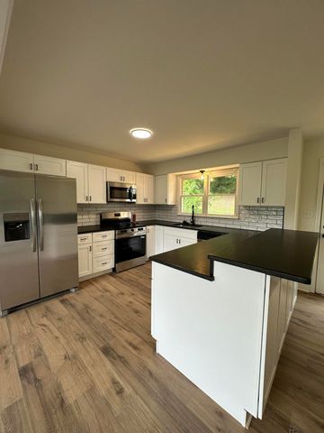 626 E Barker Lane, Berea, KY 40403