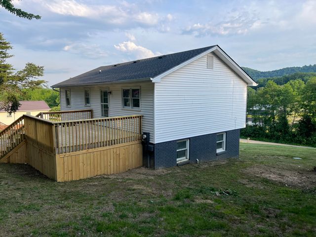 626 E Barker Lane, Berea, KY 40403
