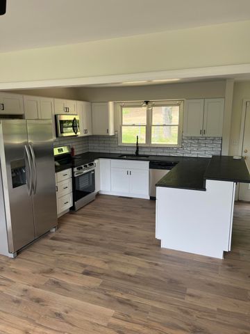 626 E Barker Lane, Berea, KY 40403