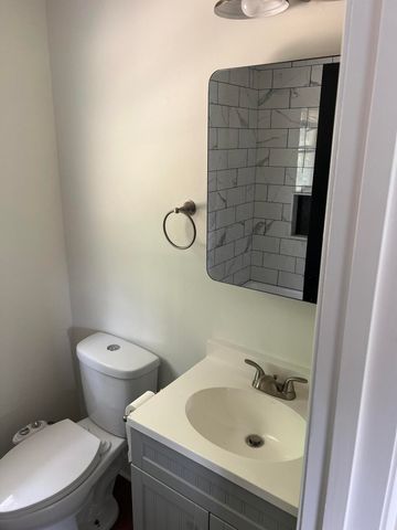 626 E Barker Lane, Berea, KY 40403