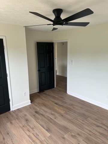 626 E Barker Lane, Berea, KY 40403