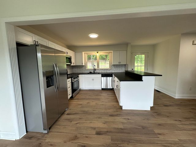 626 E Barker Lane, Berea, KY 40403