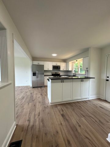 626 E Barker Lane, Berea, KY 40403