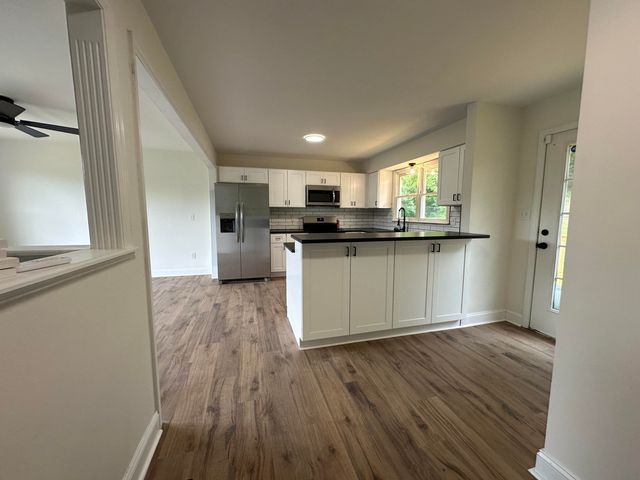 626 E Barker Lane, Berea, KY 40403