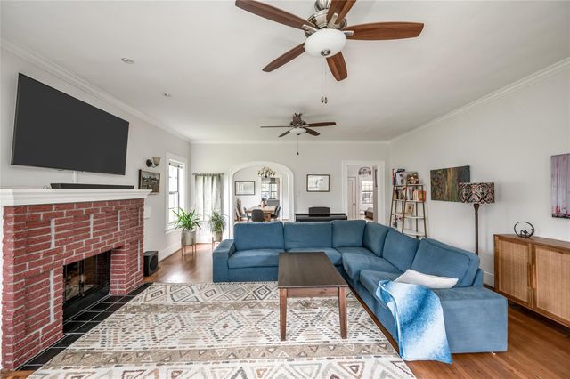 1648 Colquitt Street, Houston, TX 77006