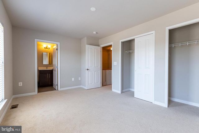427 WOODCREST DR SE, Washington, DC 20032