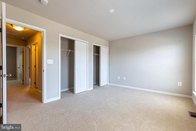 427 WOODCREST DR SE, Washington, DC 20032