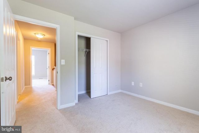 427 WOODCREST DR SE, Washington, DC 20032