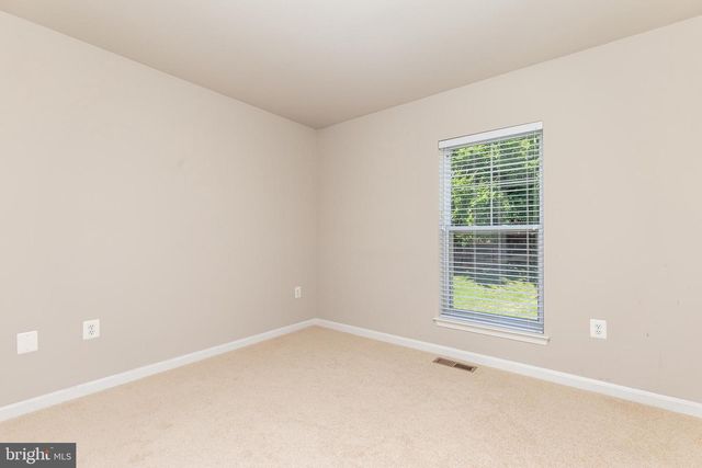 427 WOODCREST DR SE, Washington, DC 20032