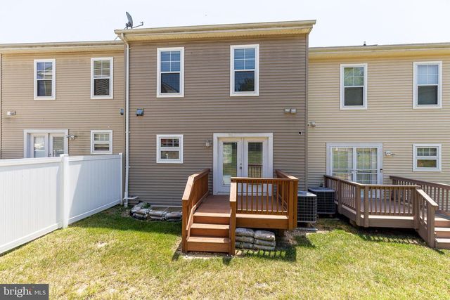 427 WOODCREST DR SE, Washington, DC 20032