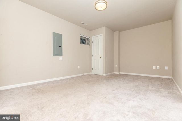 427 WOODCREST DR SE, Washington, DC 20032